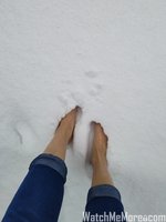 Zdjęcie z posta AnnaPerv: Stópki w śniegu, nieogolone...... wiecej dla abonentów...... (2/3)