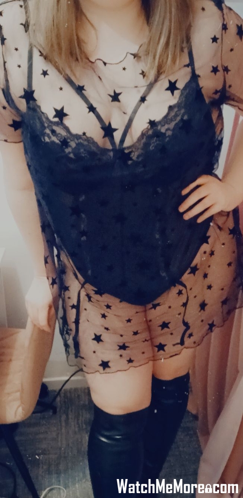 Zdjęcie z posta Dziewucha: Niezła gwiazda ze mnie? #suka #plussize #bbw #gwoazda #body #kozaki #tylek #wypinka (2/2)