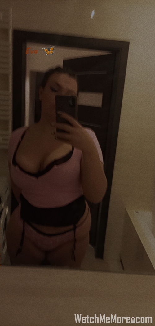 Zdjęcie z posta bbygirleva: Hejka to mój pierwszy post. Powitajcie mnie ciepło proszę Tak się właśnie prezentuje: #plussize #plusgirl #curvy #thick #bbw #bigbooty… (2/3)