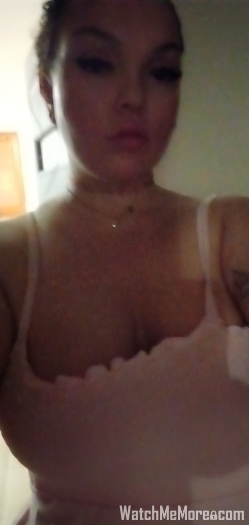 Zdjęcie z posta bbygirleva: #bbw #bigboobs #littlegirl #bellypiercing #curvy #thick #round #browneyes (2/3)