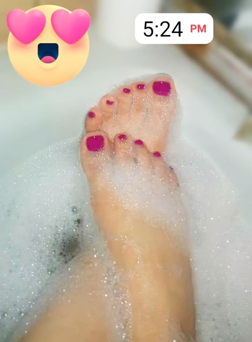 Okładka galerii: Stopy 😈💦💦🦶🏽
