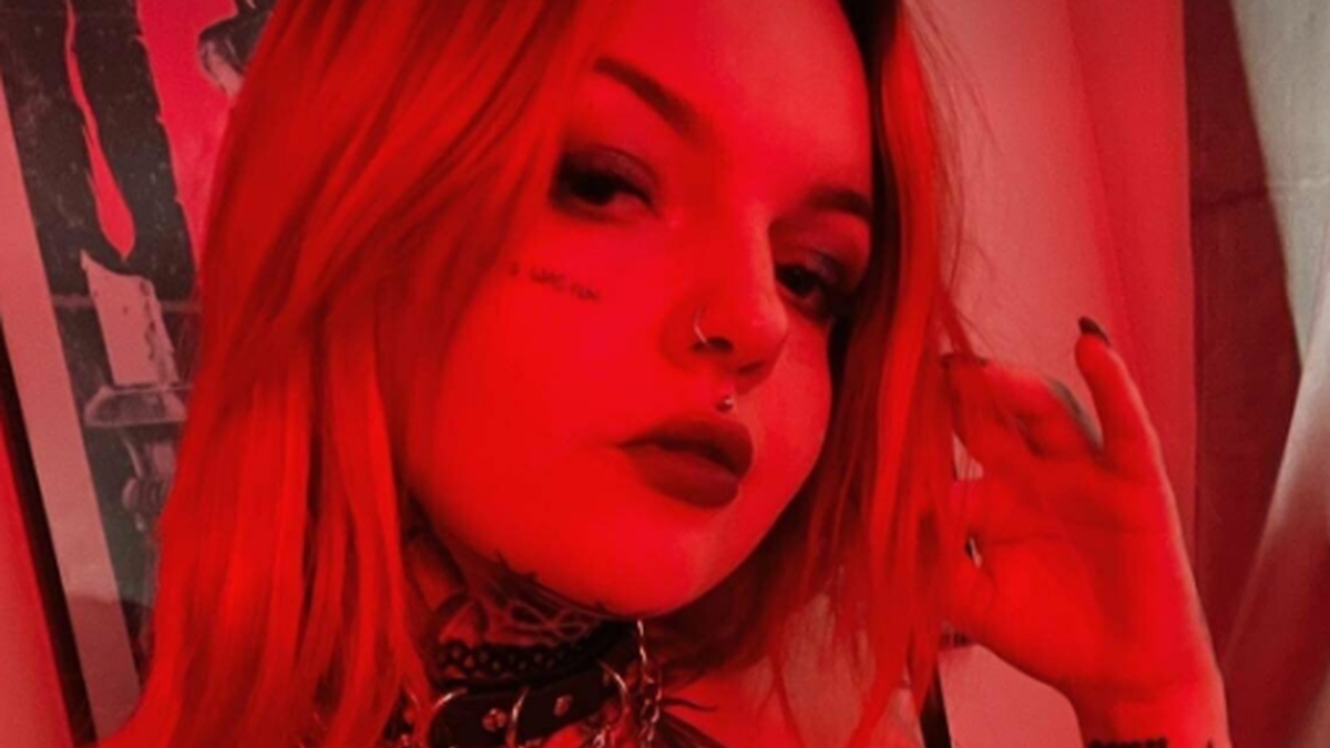 Okładka galerii: CZARNA KORONKA, CZERWONE ŚWIATŁO I 10 MINUT POWOLNEGO TEASE’U 😈