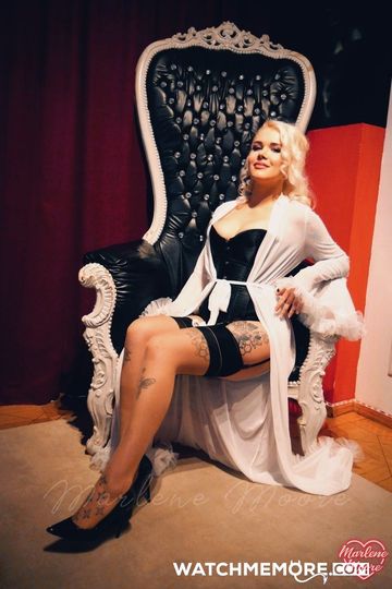Zdjęcie z posta Marlene_Moore: Lubisz, gdy kobieta dominuje? Jeśli tak, koniecznie powinieneś zobaczyć filmy z kategorii "Femdom" w moim sklepie! (2/2)